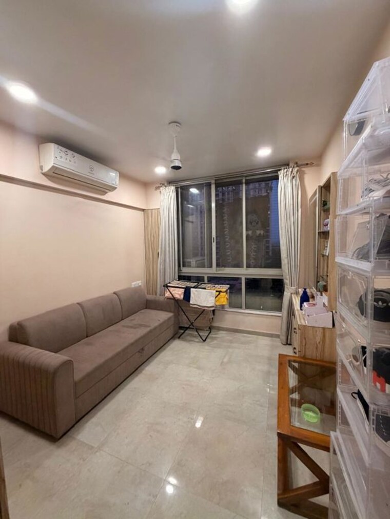 Living Room, hiranandani-estate 1 Bedroom 800 Sq.Ft. Apartment In Ghodbunder Road Thane 10661994