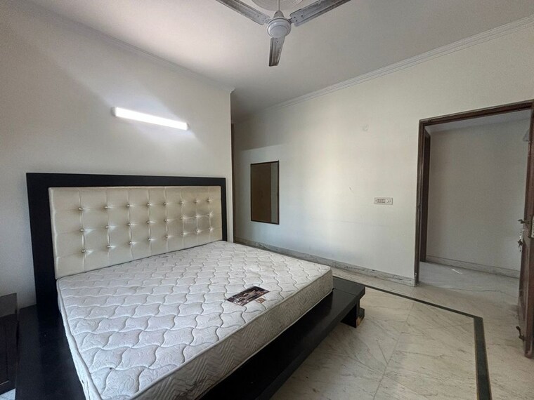 Bedroom, dlf phase ii 3 Bedroom 1800 Sq.Ft. Builder Floor In Dlf Phase ii Gurgaon 10662005