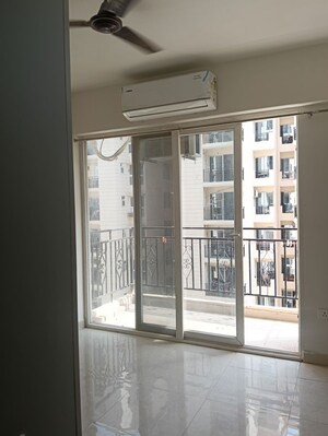Room in 2 BHK Apartment at Signature Global Proxima, Sector 89 – for Rent