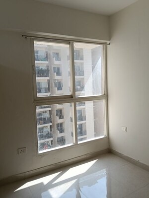 Room in 2 BHK Apartment at Signature Global Proxima, Sector 89 – for Rent