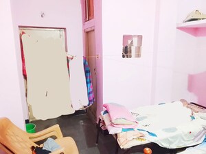 Room in 2 BHK Builder Floor at Banjara Hills – for Rent