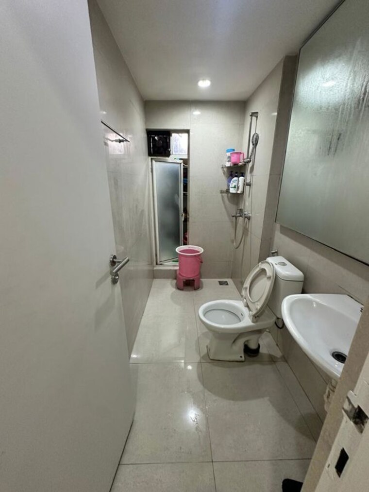 Bathroom, hiranandani estate 2 Bedroom 1091 Sq.Ft. Apartment In Hiranandani Estate Thane 10662040