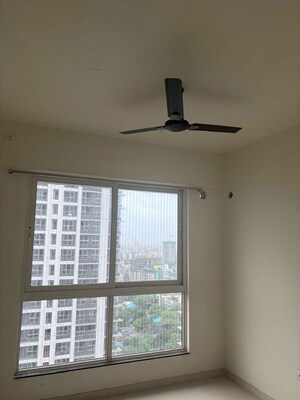 Room in 2 BHK Apartment at Sheth Zuri, Laxmi Nagar – for Rent