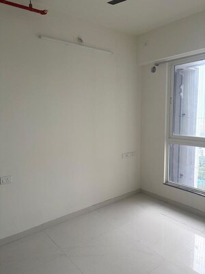 Room in 2 BHK Apartment at Sheth Zuri, Laxmi Nagar – for Rent