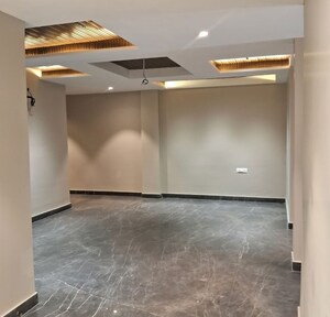 Room in 3 BHK Apartment at BPTP Amstoria, Sector 102 – for Rent