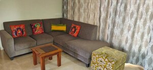 Bedroom in 2.5 BHK Apartment at Khar West – for Rent