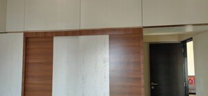Room in 2.5 BHK Apartment at Khar West – for Rent