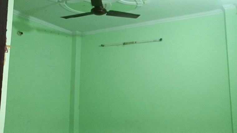 Room, vaishali sector 3 1 Bedroom 350 Sq.Ft. Builder Floor In Vaishali Sector 3 Ghaziabad 10662177