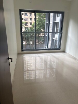 Bedroom in 2 BHK Apartment at Kalpataru Elitus, Mulund West – for Rent