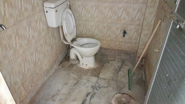 Bathroom, vaishali sector 3 1 Bedroom 550 Sq.Ft. Builder Floor In Vaishali Sector 3 Ghaziabad 10662209
