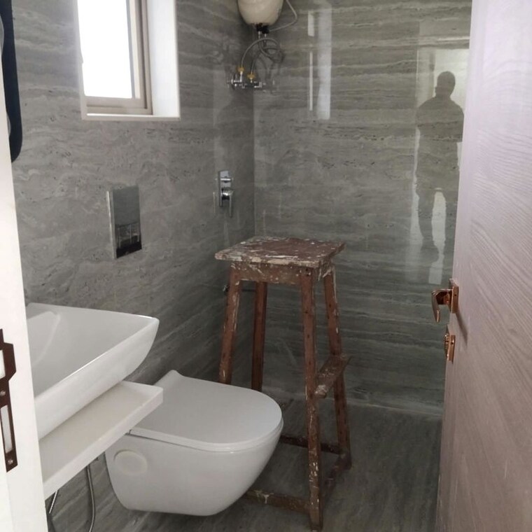 Bathroom, shashtri nagar 1 Bedroom 430 Sq.Ft. Apartment In Shashtri Nagar Mumbai 10658588