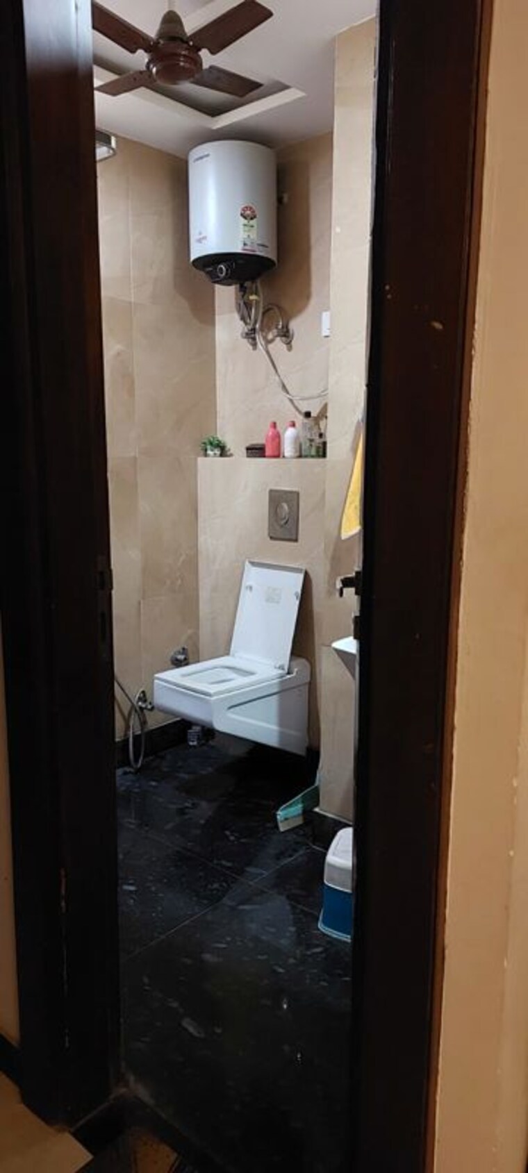 Bathroom, vaishali sector 6 3 Bedroom 1200 Sq.Ft. Builder Floor In Vaishali Sector 6 Ghaziabad 10662221