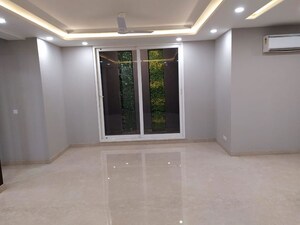 Room in 4 BHK Builder Floor at Sushant Lok I – for Sale