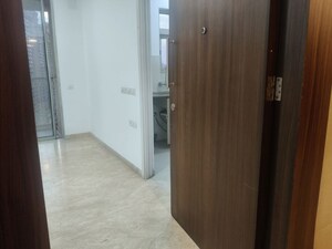 Room in 1 BHK Apartment at Hiranandani Estate – for Rent