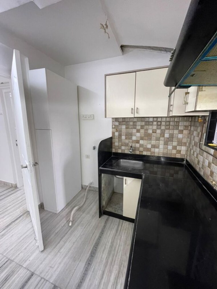 Kitchen, bandra west 2 Bedroom 700 Sq.Ft. Apartment In Bandra West Mumbai 10662198