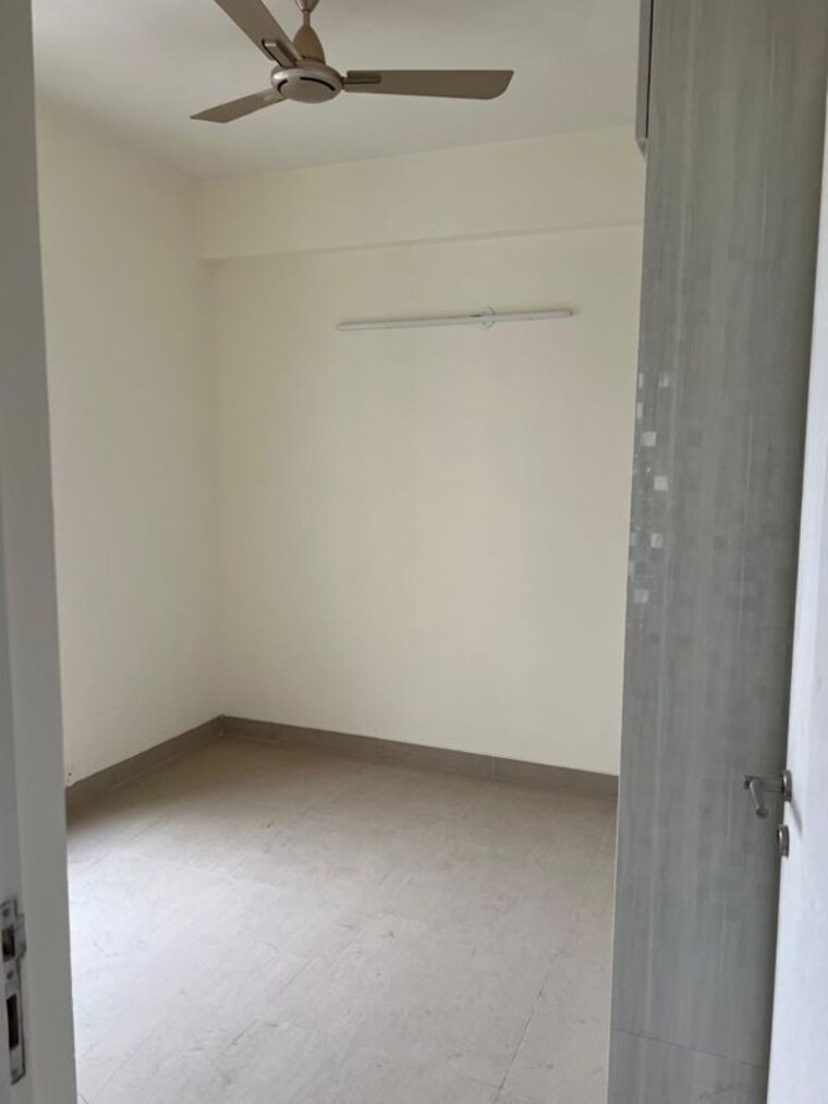 Room, emaar-emerald-estate 3 Bedroom 1310 Sq.Ft. Apartment In Sector 65 Gurgaon 10662320