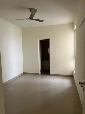 Room in 3 BHK Apartment at Emaar Emerald Estate, Sector 65 – for Rent