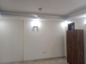 Room in 3 BHK Builder Floor at Kailash Colony – for Rent