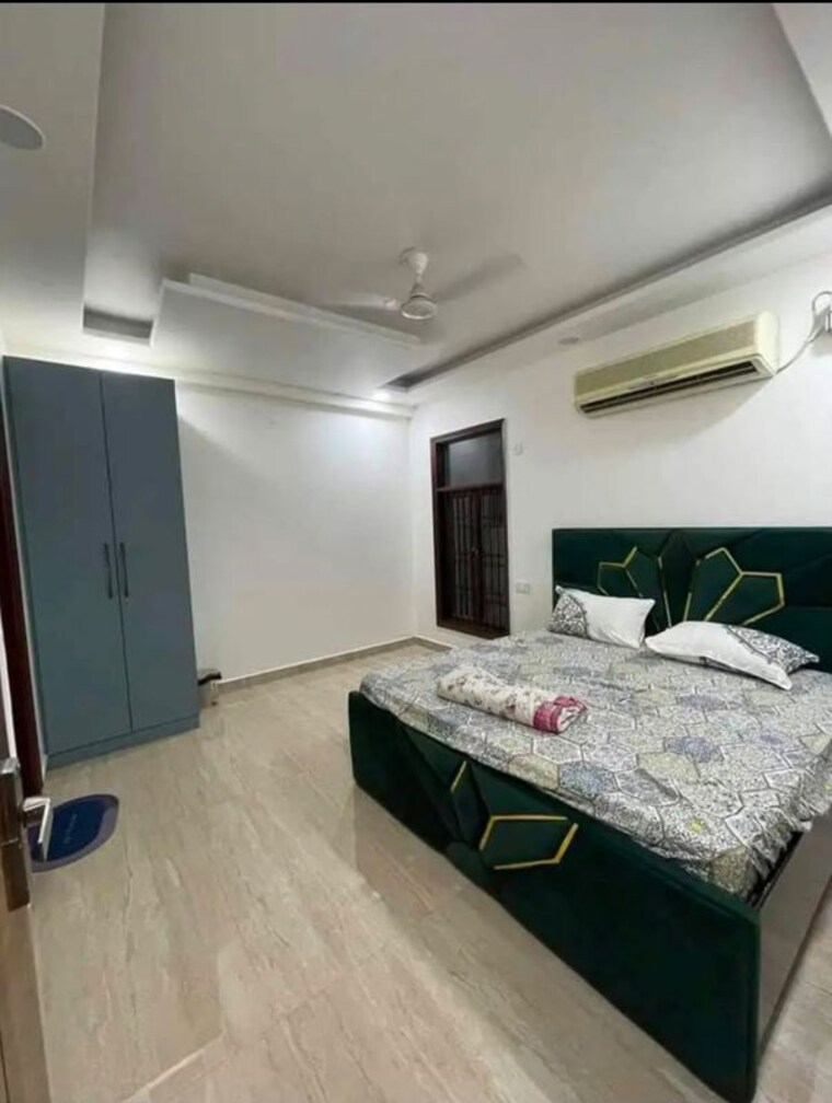 Bedroom, subhash nagar 3 Bedroom 150 Sq.Yd. Builder Floor In Subhash Nagar Delhi 10662338