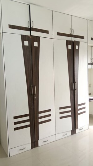 3 BHK Apartment For Rent in Swapnalok Apartments Malad East, Malad East
