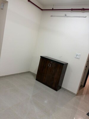 Room in 2 BHK Apartment at Lodha Amara, Kolshet Road – for Rent