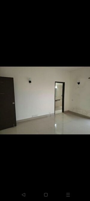 Room in 3.5 BHK Apartment at Shree Vardhman Victoria, Sector 70 – for Sale