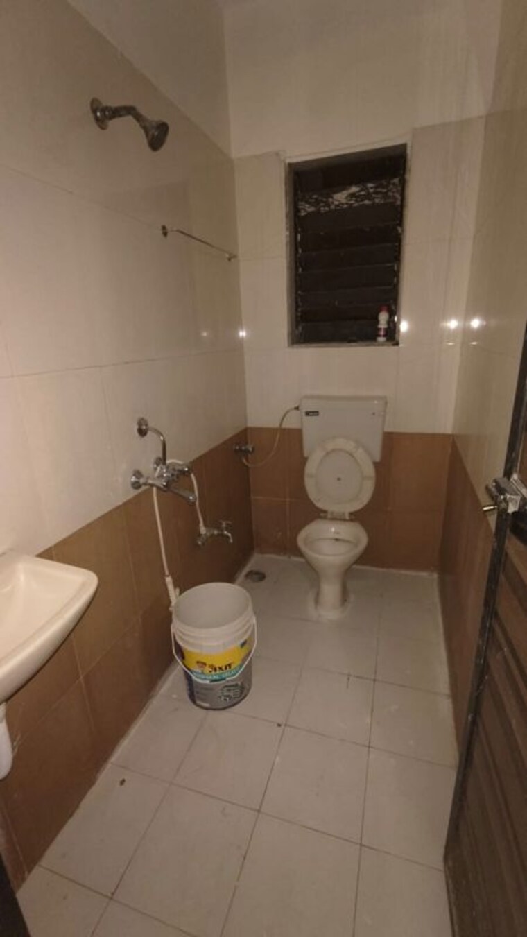Bathroom, panchratna-chs-kamothe 2 Bedroom 1100 Sq.Ft. Apartment In Kamothe Sector 10 Navi Mumbai 10662388
