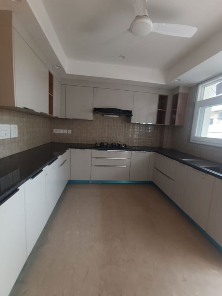 Kitchen, dlf phase ii 4 Bedroom 3200 Sq.Ft. Builder Floor In Dlf Phase ii Gurgaon 10662438