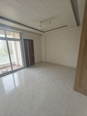 Room in 3 BHK Apartment at MRG Altura II, Mansarovar – for Rent