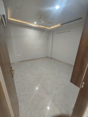 Room in 3 BHK Apartment at MRG Altura II, Mansarovar – for Rent
