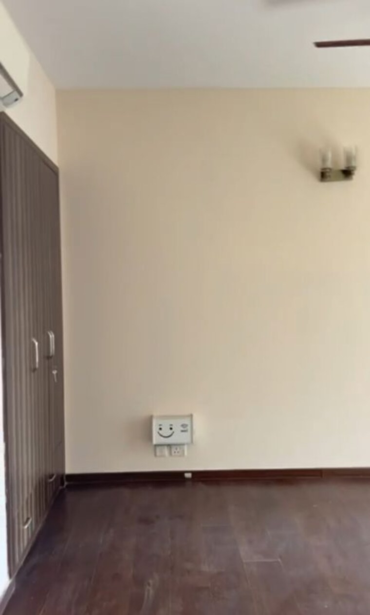 Room, paras-irene 3 Bedroom 1830 Sq.Ft. Apartment In Sector 70a Gurgaon 10662452
