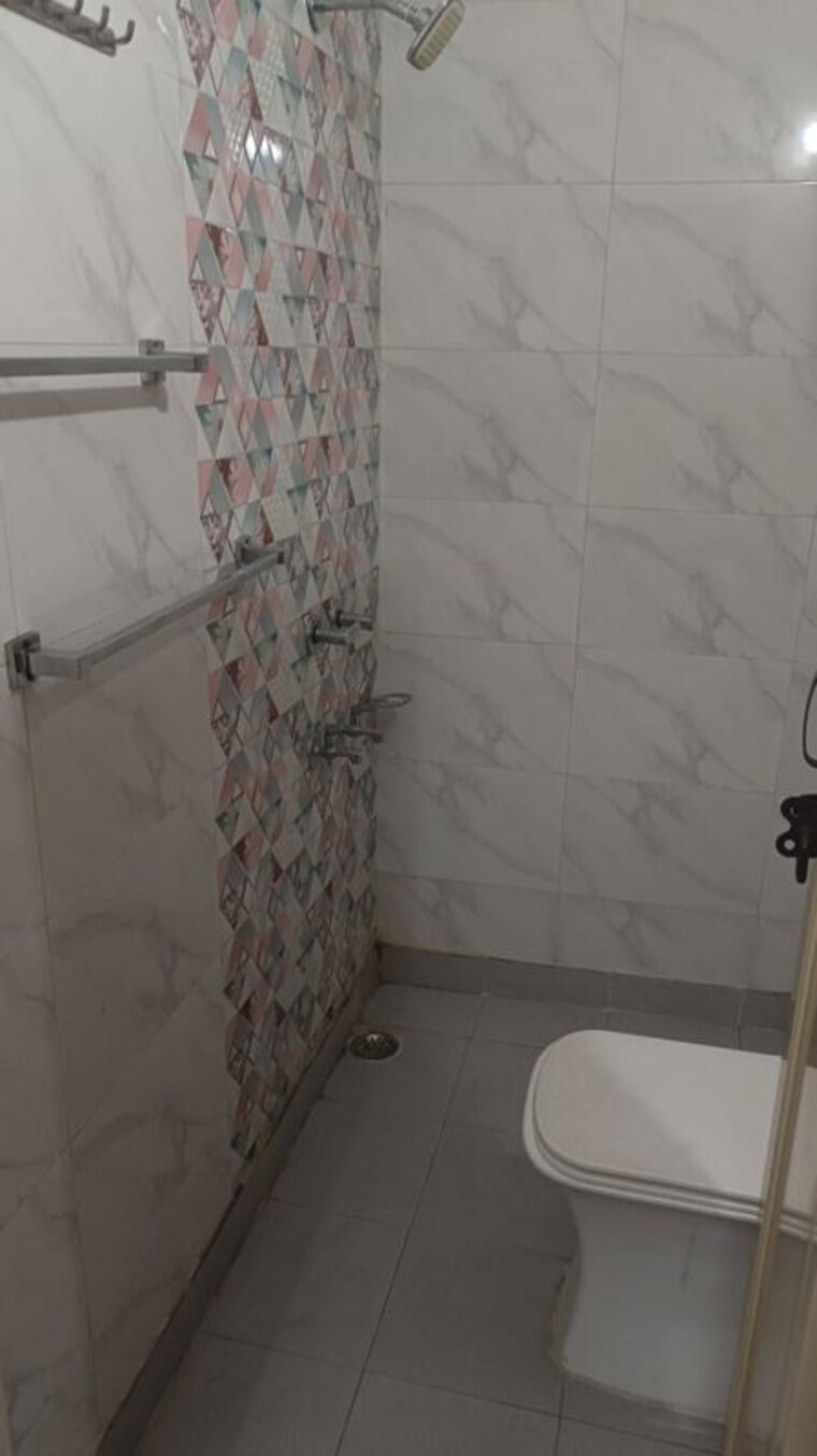 Bathroom, savitri nagar 1 Bedroom 550 Sq.Ft. Builder Floor In Savitri Nagar Delhi 10662444
