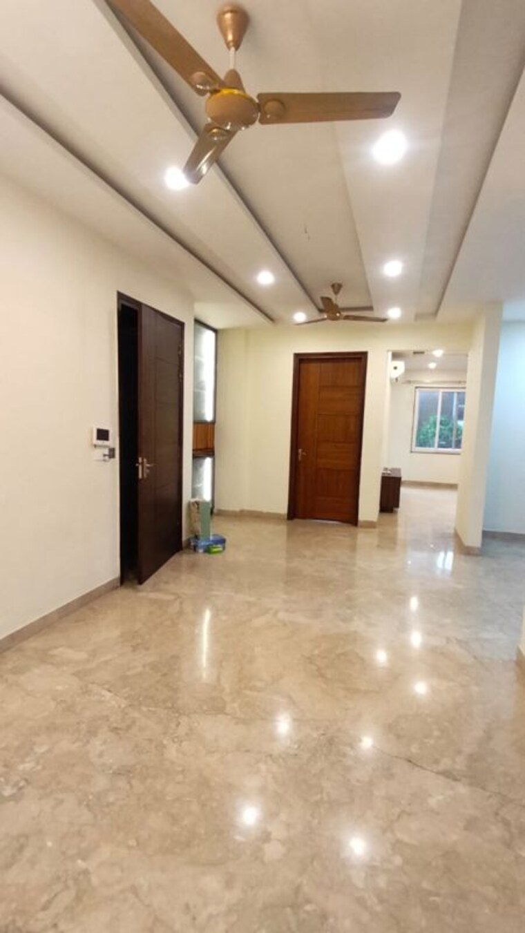 Room, dlf phase ii 3.5 Bedroom 1970 Sq.Ft. Builder Floor In Dlf Phase ii Gurgaon 10662465