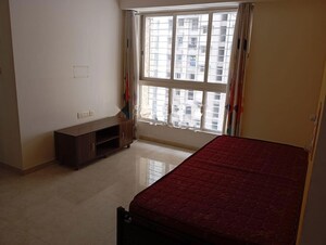 Room in 2 BHK Apartment at Lodha Amara, Kolshet Road – for Rent