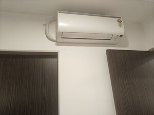 Room in 2 BHK Apartment at Aurum Q Residences, Ghansoli – for Rent