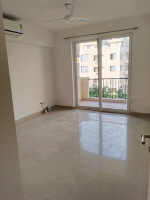 Room in 3.5 BHK Apartment at Emaar Emerald Floors, Sector 65 – for Sale