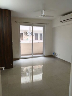 Room in 3.5 BHK Apartment at Emaar Emerald Floors, Sector 65 – for Sale