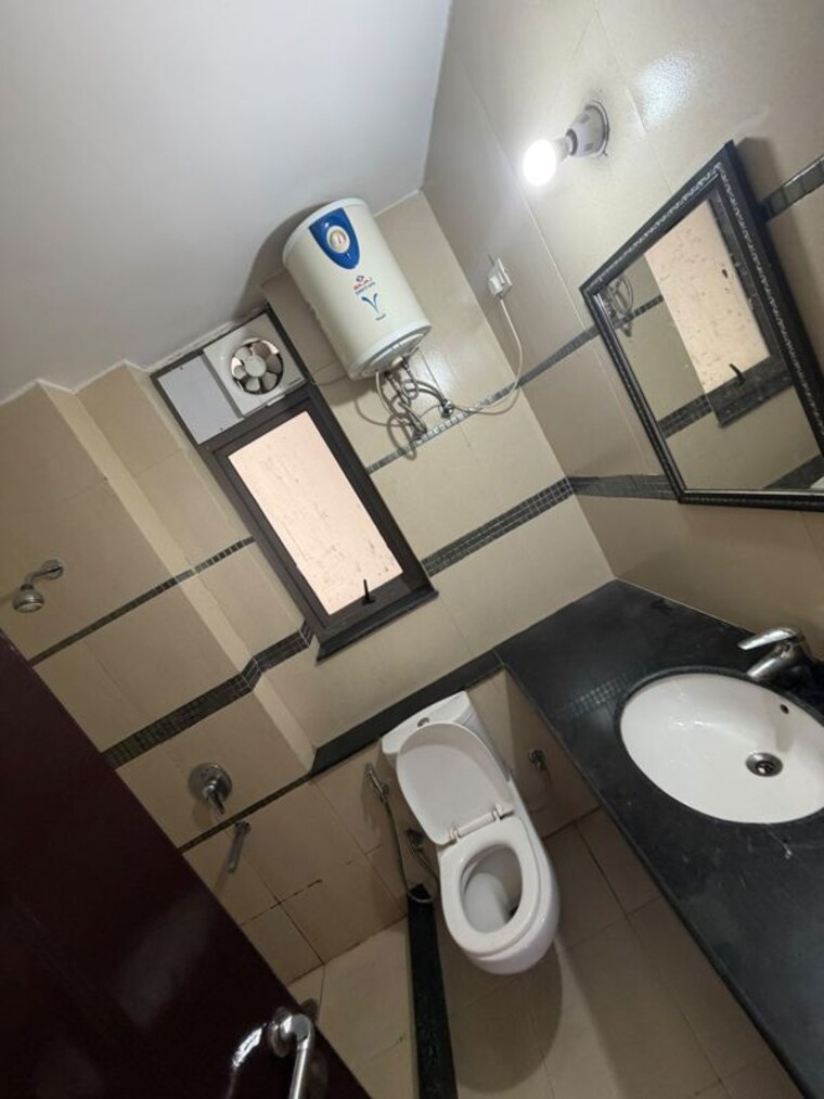 Team Area, unitech-uniworld-gardens 2 Bedroom 973 Sq.Ft. Apartment In Sector 47 Gurgaon 10662509