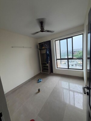 Room in 2 BHK Apartment at Unitech Uniworld Gardens, Sector 47 – for Rent