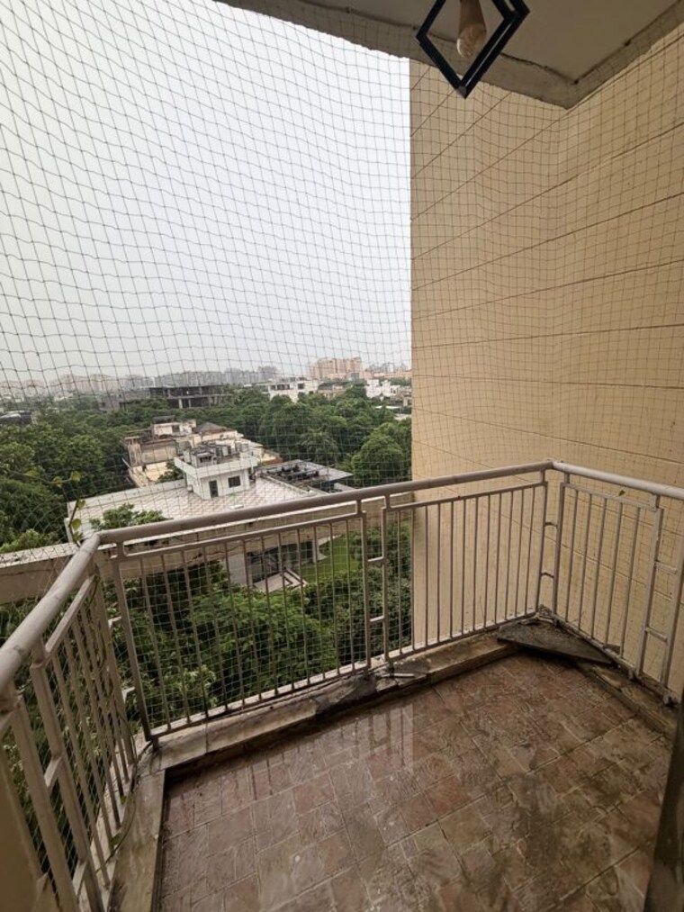 Balcony, unitech-uniworld-gardens 2 Bedroom 973 Sq.Ft. Apartment In Sector 47 Gurgaon 10662509
