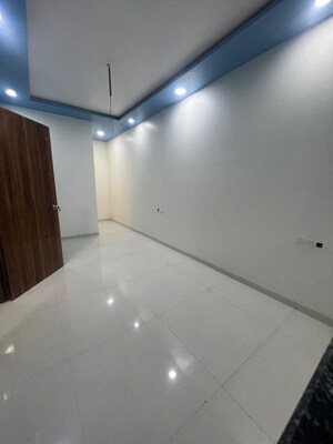 Room in 5 BHK Apartment at Shree Apartment Sector 19, Kamothe – for Sale