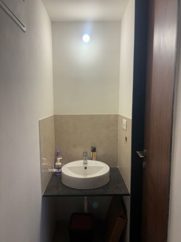 Bathroom, vilas-javdekar-yashwin-enchante 2 Bedroom 730 Sq.Ft. Apartment In Kharadi Pune 10662532