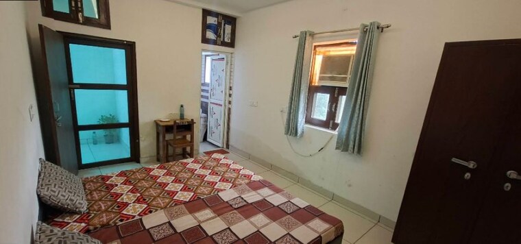 Bedroom, sector 131 Pg For Boys & Girls In Sector 131 10662521