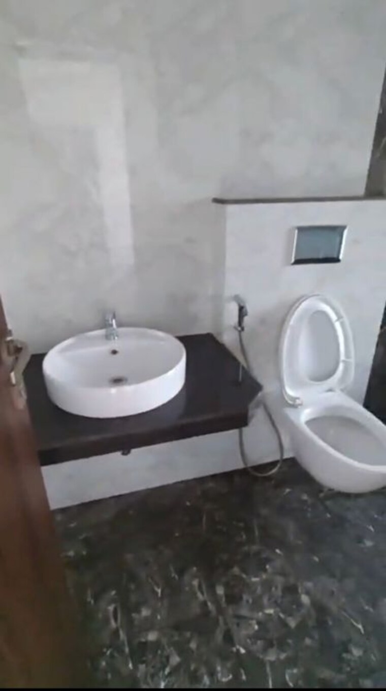 Bathroom, anand-yog-society 2 Bedroom 1200 Sq.Ft. Apartment In Viman Nagar Pune 10662572