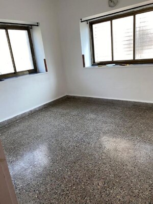 Room in 2 BHK Apartment at Bandra West – for Rent