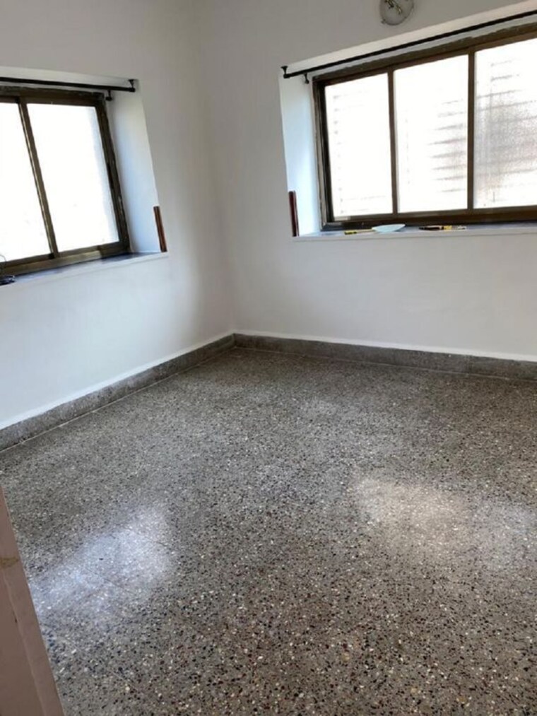 Room, bandra west 2 Bedroom 700 Sq.Ft. Apartment In Bandra West Mumbai 10662554