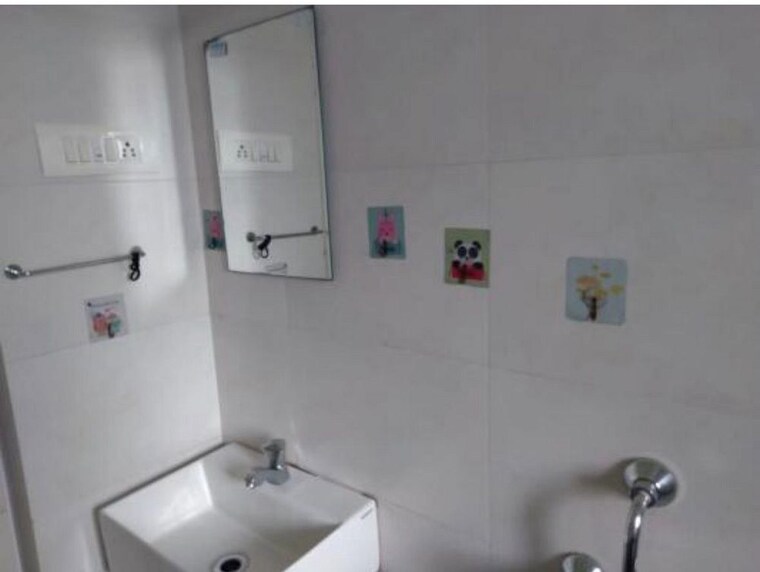 Bathroom, bandra west 2 Bedroom 700 Sq.Ft. Apartment In Bandra West Mumbai 10662554