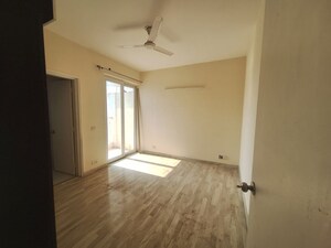 Room in 3 BHK Apartment at CHD Avenue 71, Sector 71 – for Rent
