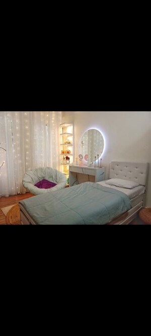 Bedroom in 2 BHK Apartment at Suhas CHS Vile Parle, Vile Parle West – for Rent