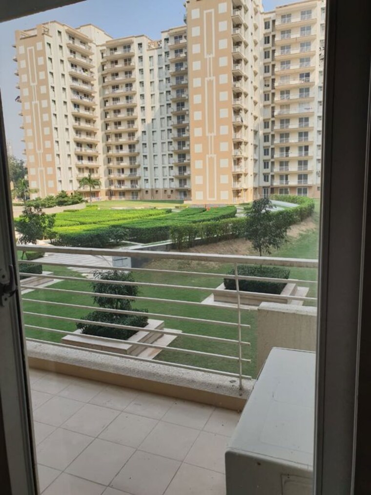 Balcony, tulip-petals 3 Bedroom 1550 Sq.Ft. Apartment In Sector 89 Gurgaon 10662539